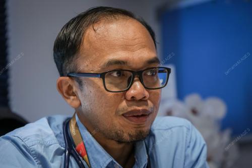 DR NURAZAM OMAR