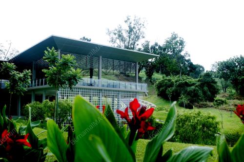 PERPUSTAKAAN RAJA TUN UDA