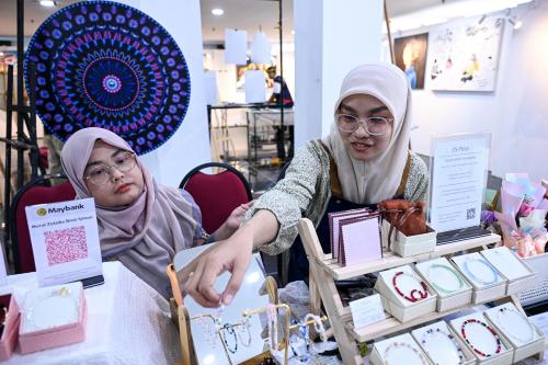 NURUL ZULAIKA SIMON