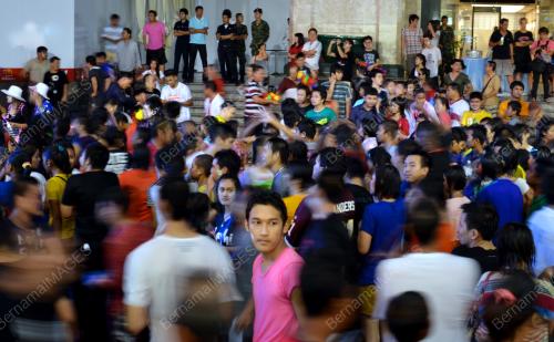 FEA02_26042012_SONGKRAN