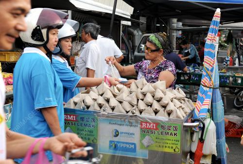 FEA02_27082017_JUAL_NASI_LEMAK