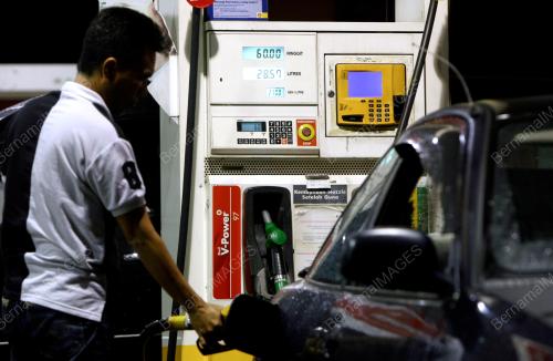 FEA02_27102014_MINYAK
