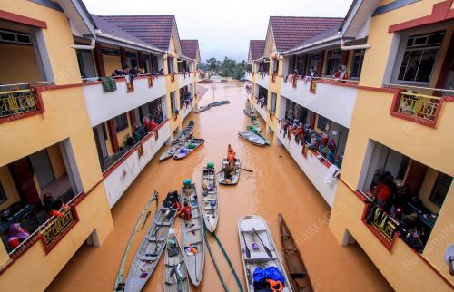 FEA02_27102015_BANJIR