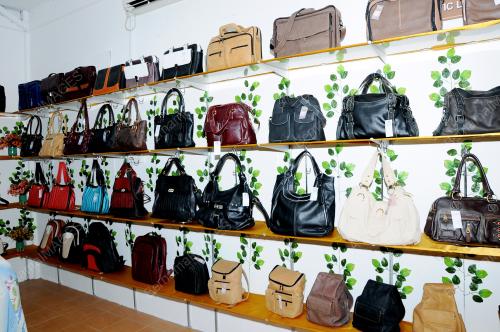 FEA02_30042012_TRG_LEATHER