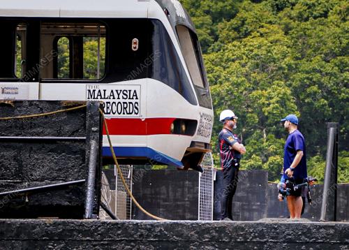 TUKUN GERABAK LRT TIOMAN