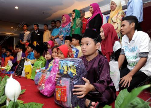 FEA03_04072014_ANAK_YATIM