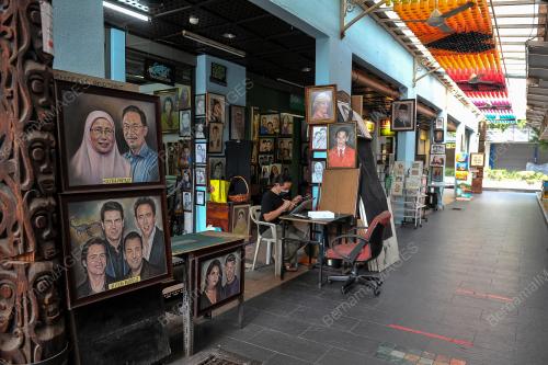 SURVIVAL PENIAGA PASAR SENI
