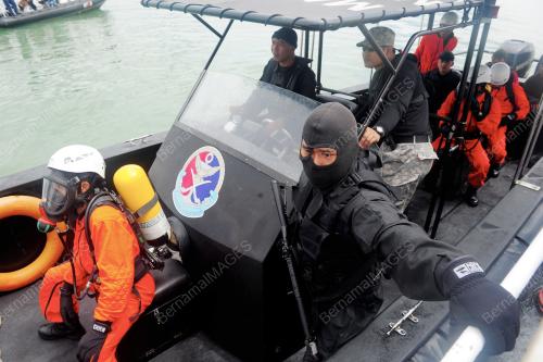 FEA03_07112012_DEMO_MARITIM