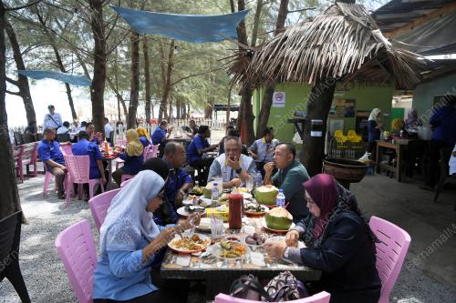 FEA03_08032019_PANTAI_PENARIK