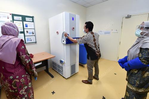 IKN PUSAT SIMPANAN VAKSIN