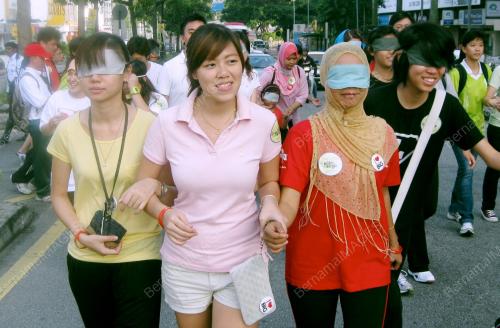 FEA03_11052012_ORANG_BUTA