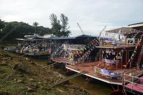 FEA03_12102017_RUMAH_BOT