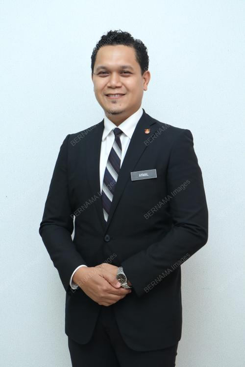 AKMAL ADANAN