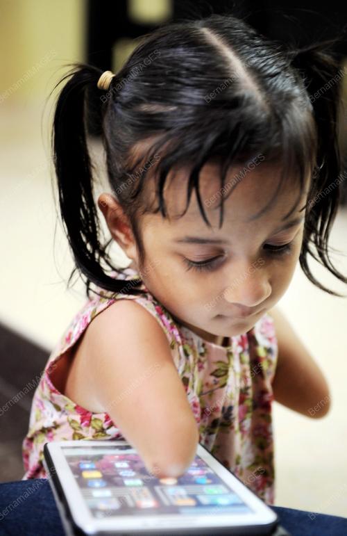 FEA03_12112013_ANAK_OKU