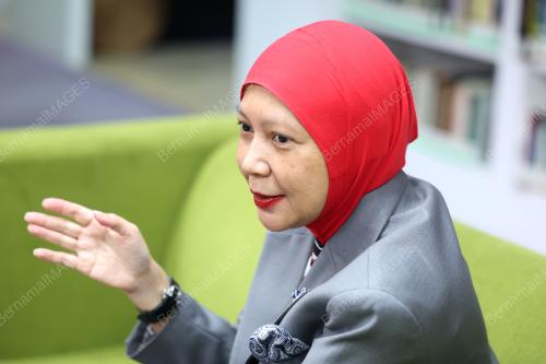 PROF DR NORAZAH MOHD SUKI