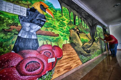 PELUKIS MURAL