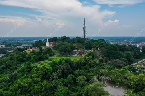 TAMAN_ALAM