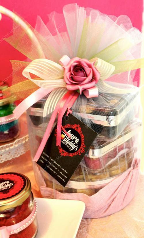 FEA03_16082012_HAMPER