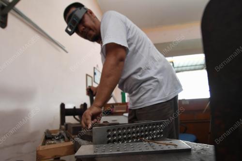 FEA03_19022019_TUKANG_EMAS
