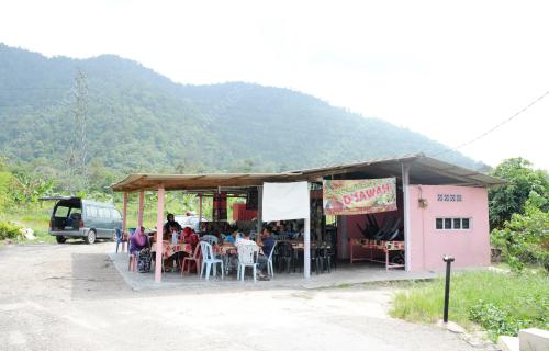 FEA03_20052016_WARUNG_D_SAWAH