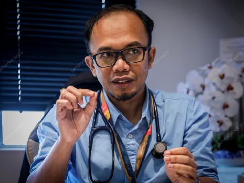 DR NURAZAM OMAR