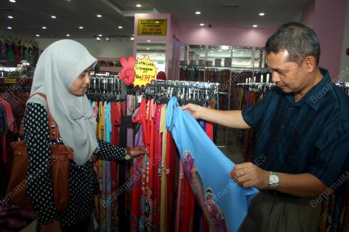 FEA03_26082014_BATIK