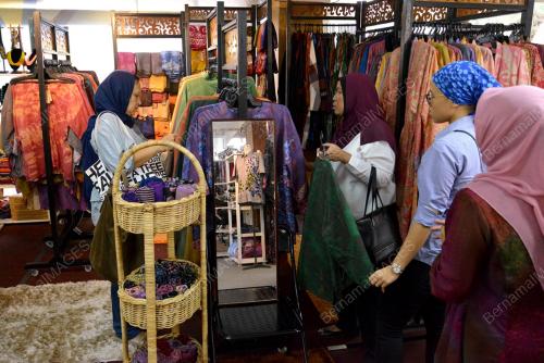 FEA03_28052018_BERBELANJA