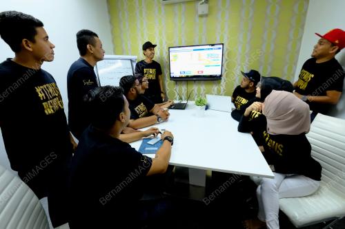 FEA03_28112017_USAHAWAN_BN201710198818