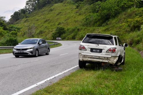 JALAN RAYA TIMUR-BARAT (JRTB)
