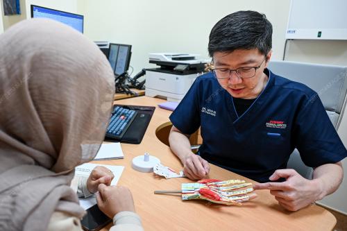 DR MOOI SUNG SIANG
