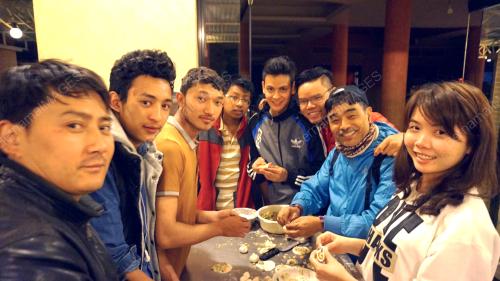 FEA04_05052015_NEPAL_BANTUAN