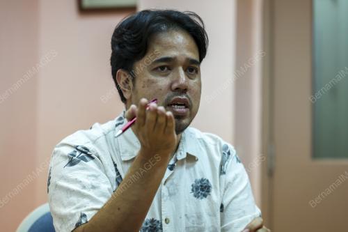 DR MOHD WAZNUL ADLY