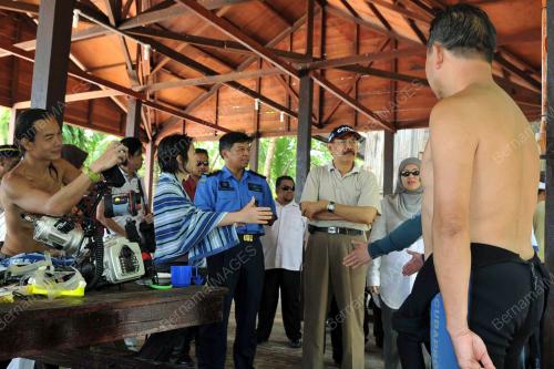 FEA04_05112012_ATM_PULAU