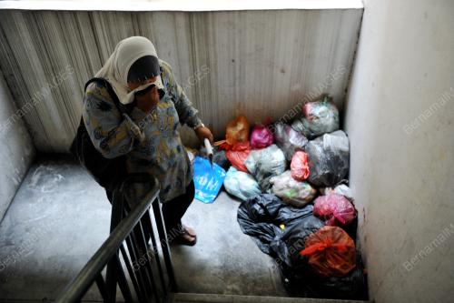 FEA04_07052012_KAMPUNG_MEDAN