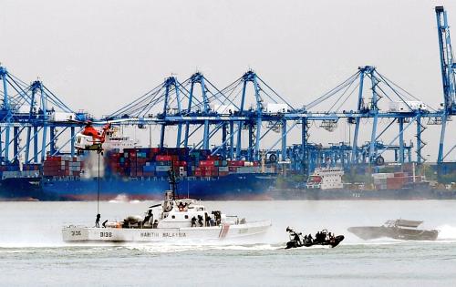 FEA04_07112012_DEMO_MARITIM