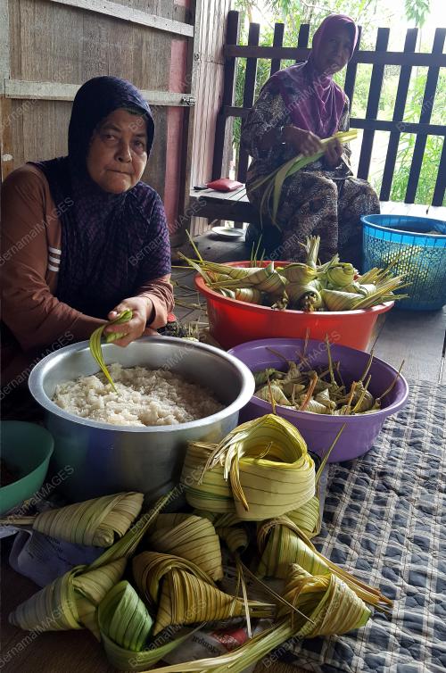 FEA04_10062017_KETUPAT_PALAS