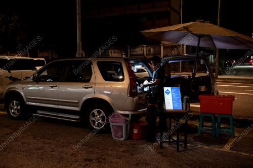 'DIY' BUT KERETA JADI KEDAI KOPI JANA PENDAPATAN SAMPINGAN