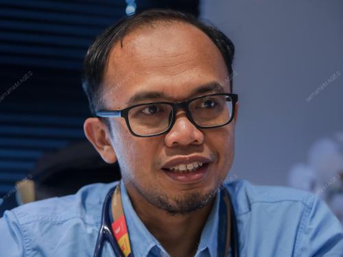 DR NURAZAM OMAR