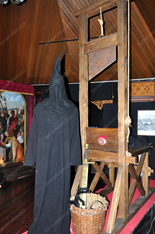 TORTURA