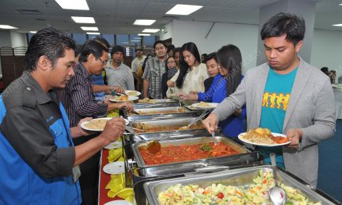 FEA04_25072014_BERBUKA_PUASA