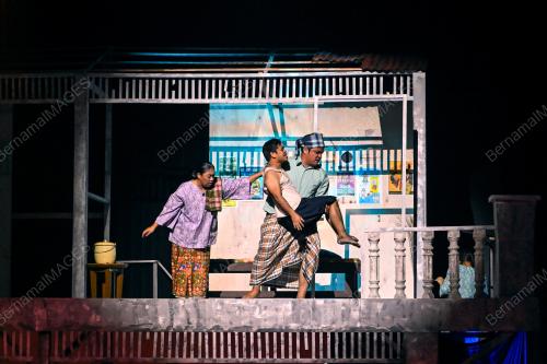 TEATER SUNGAI MENGALIR