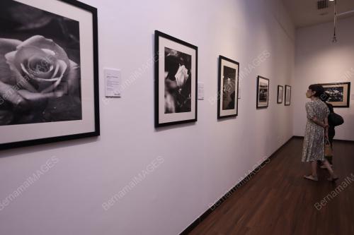 ERIC PERIS IKON FOTOGRAFI