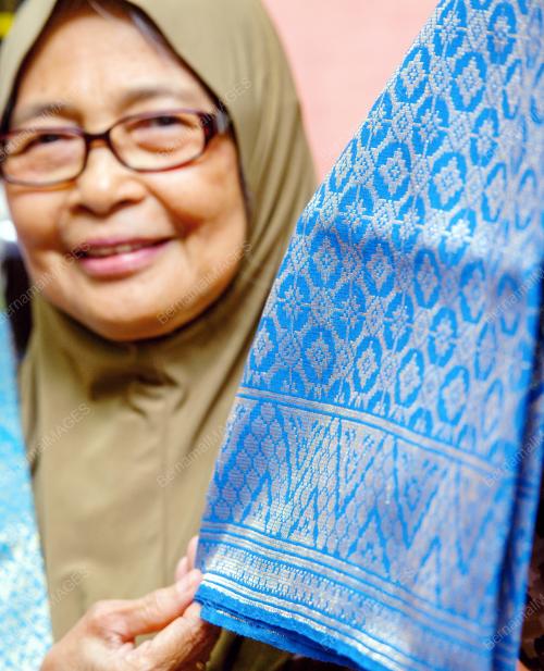 FEA05_12042017_SONGKET