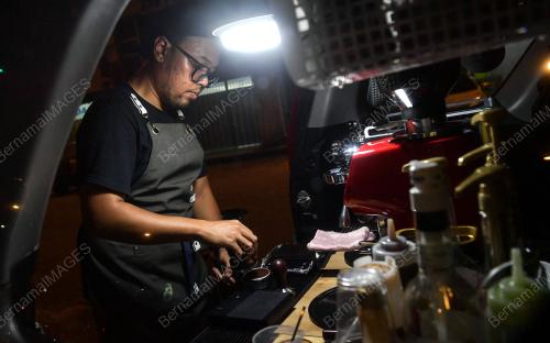 'DIY' BUT KERETA JADI KEDAI KOPI JANA PENDAPATAN SAMPINGAN