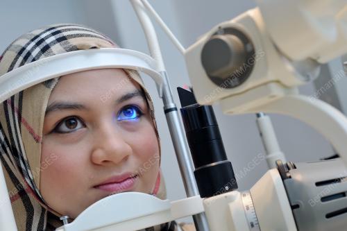 FEA05_14032012_EYE_CARE