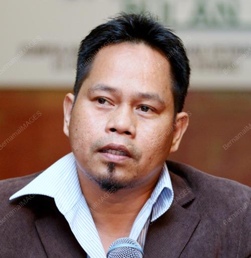 MEK MULUNG CAHAYA BULAN