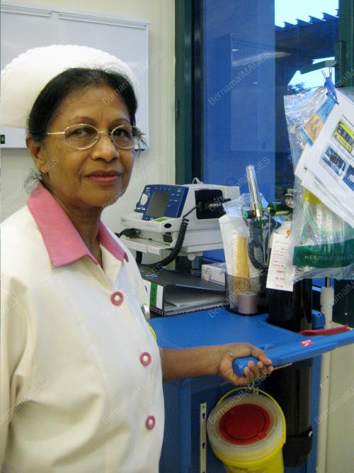 FEA05_19112012_NURSE_TOOBA