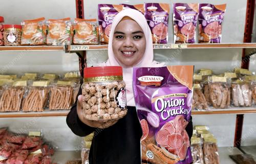 FEA05_20112017_UMNO_USAHAWAN