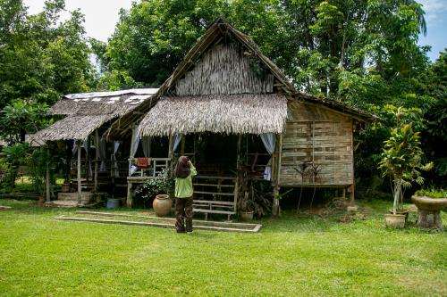 KAMPUNG ADAT SERI BANIAN