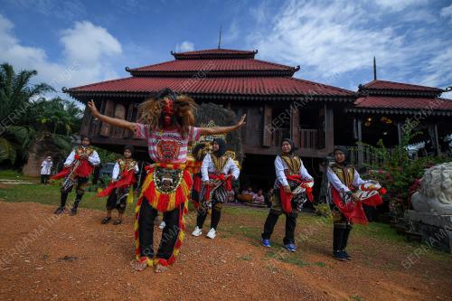 BARONGAN_WAROK